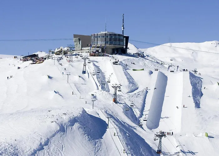 Boardercamp Laax - Swiss Mountain Hostel Ruschein