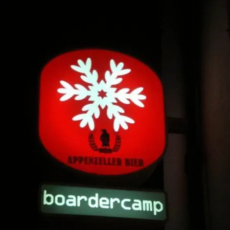Boardercamp Laax - Swiss Mountain Hostel *