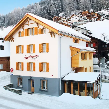 Boardercamp Laax - Swiss Mountain Hostel Ruschein