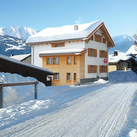 Hostel Boardercamp Laax - Swiss Mountain Hostel