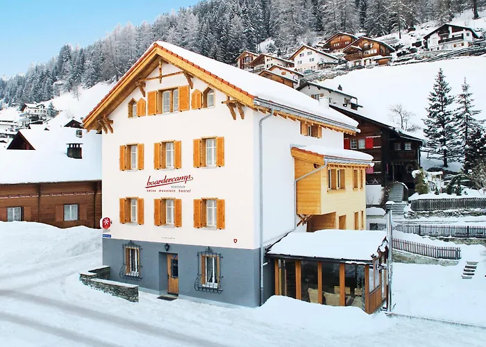 Boardercamp Laax - Swiss Mountain Hostel Ruschein